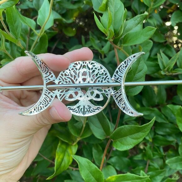 Vintage inspired Celtic Hairpin Silver Tone engraved Beautiful Crescent Moon 🌘 - Picture 5 of 6
